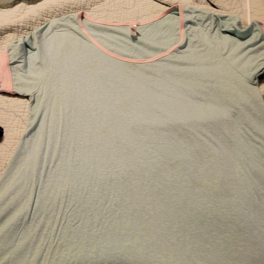 LuLaRoe Large Shirt